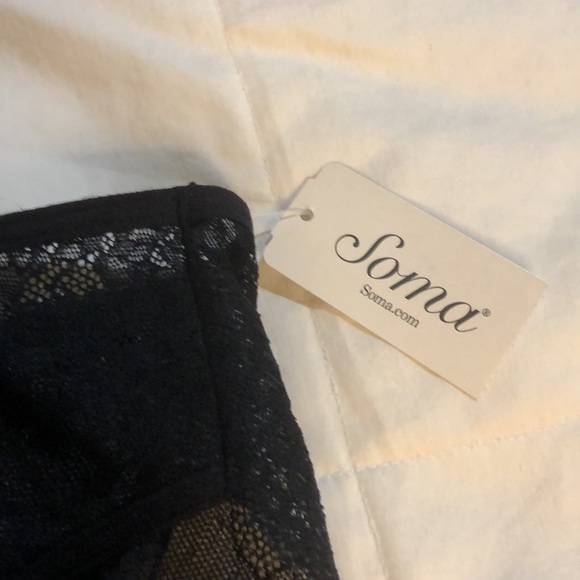 Soma panties. Chantelle camisole. - Picture 4 of 11